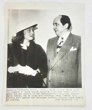 Item #2360 ORIGINAL PHOTOGRAPH: BETTE DAVIS AND HER LAWYER JERRY GEISLER IN COURT. 1950. Bette DAVIS